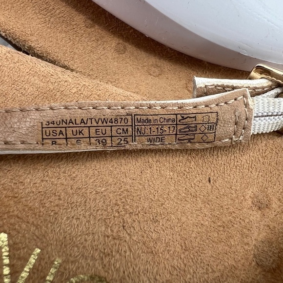 Vionic White Gold Embellished Rest Nala T-Strap Flat Sandals Size 8 Wide Women’s - Picture 3 of 8